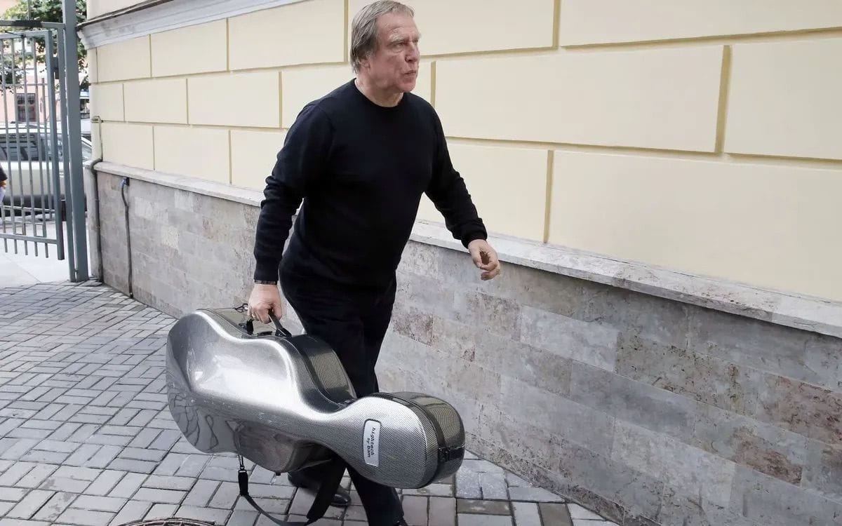 Таланты и успехи путинского виолончелиста